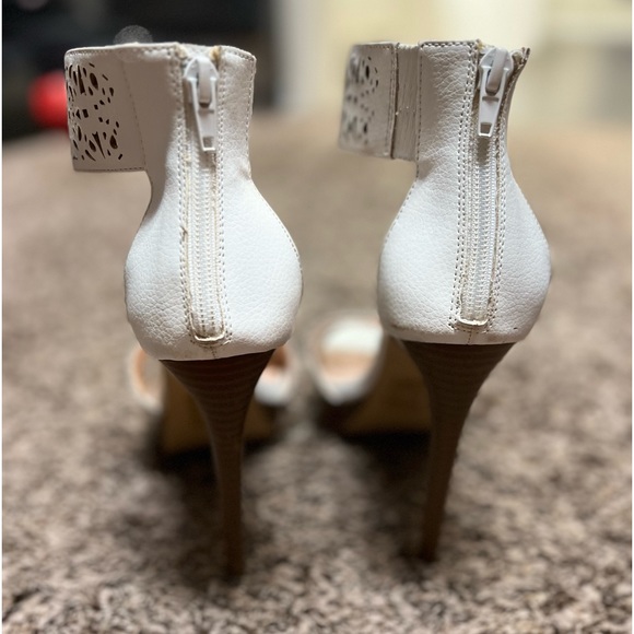 All white 7.5 Madison 6in high heels - Picture 2 of 4